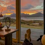 Unique Small With Sauna View In Lofoten ראמברג