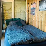 Unique Small With Sauna View In Lofoten בית נופש